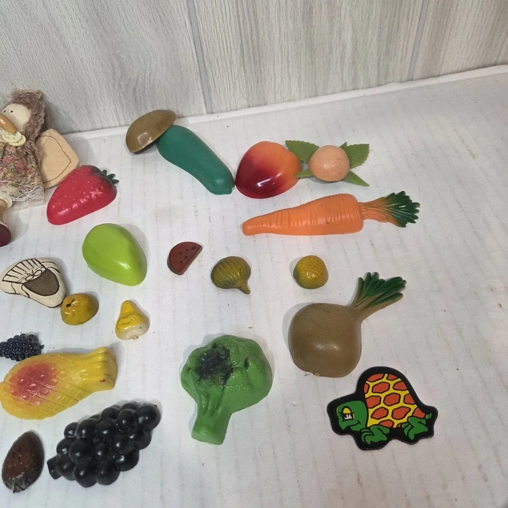 Vtg Lot 35 Kitsch Plastic Fruit Veggie Refrigerator Fridge Magnets Anthro